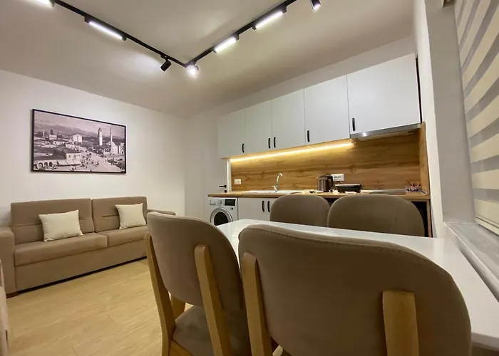 Апартаменты Tirana Apartment *